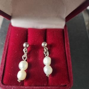 Silver genuine pearl earrings